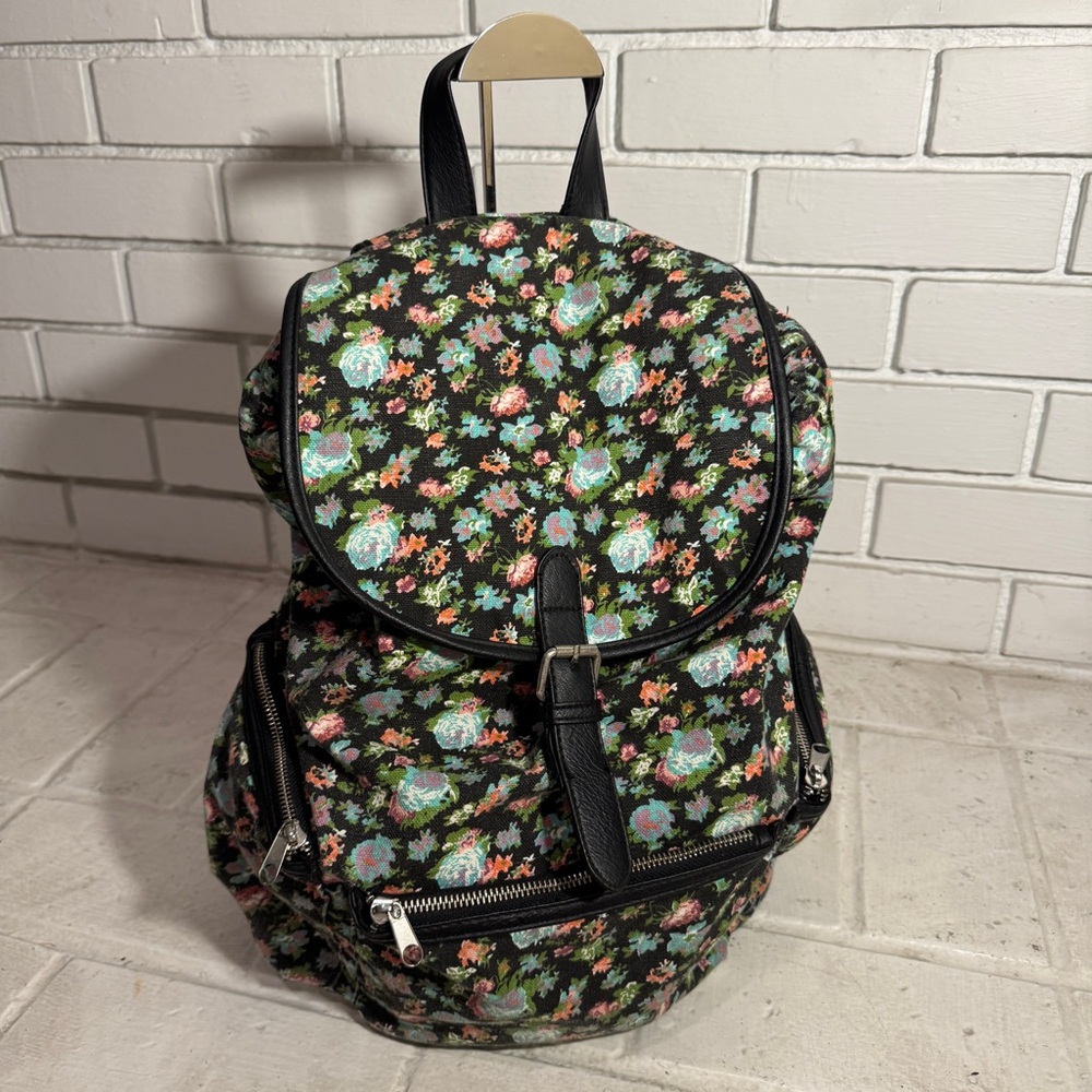 Candie’s Nicole floral backpack